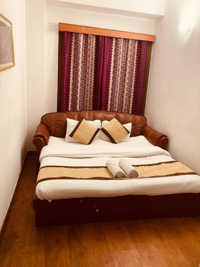 "Tara Homes" With Open Rooftop Terrace Shimla Buitenkant foto