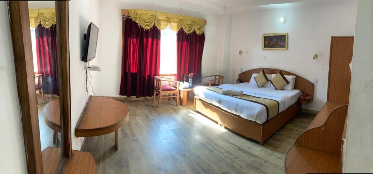 "Tara Homes" With Open Rooftop Terrace Shimla Buitenkant foto